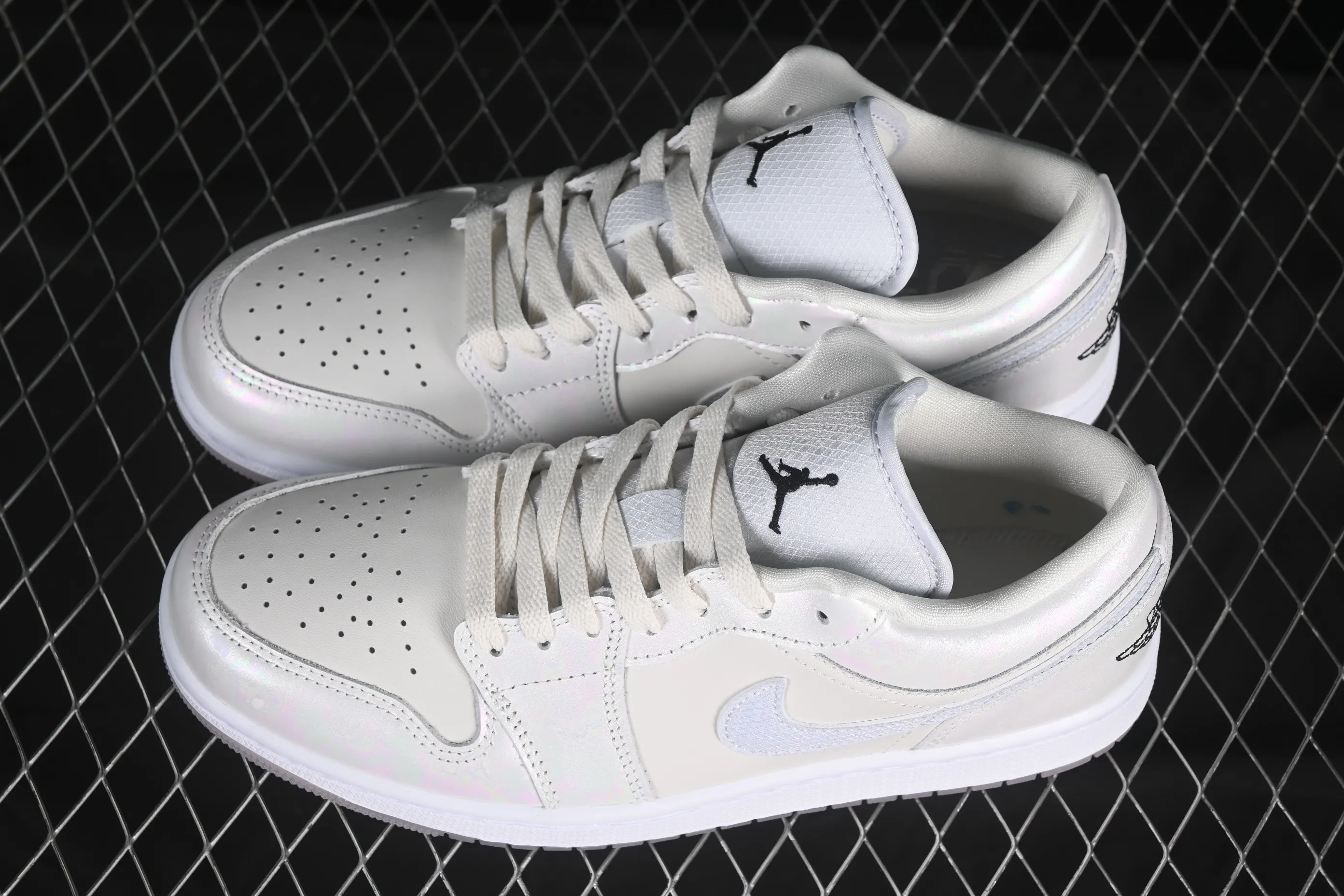 All categories Air Jordan Jordan series basketball shoes Air Jordan 1 Low G version pure original Air Jordan 1 Low "Year of the Snake 2025" AJ1 Joe 1 off-white fantasy pearlescent low-top cultural basketball shoes HF4080-001